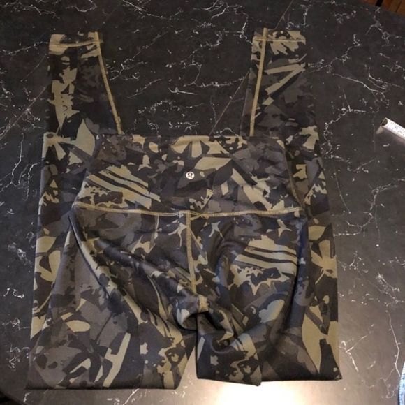 Lululemon  WUP size 6 - Picture 3 of 6